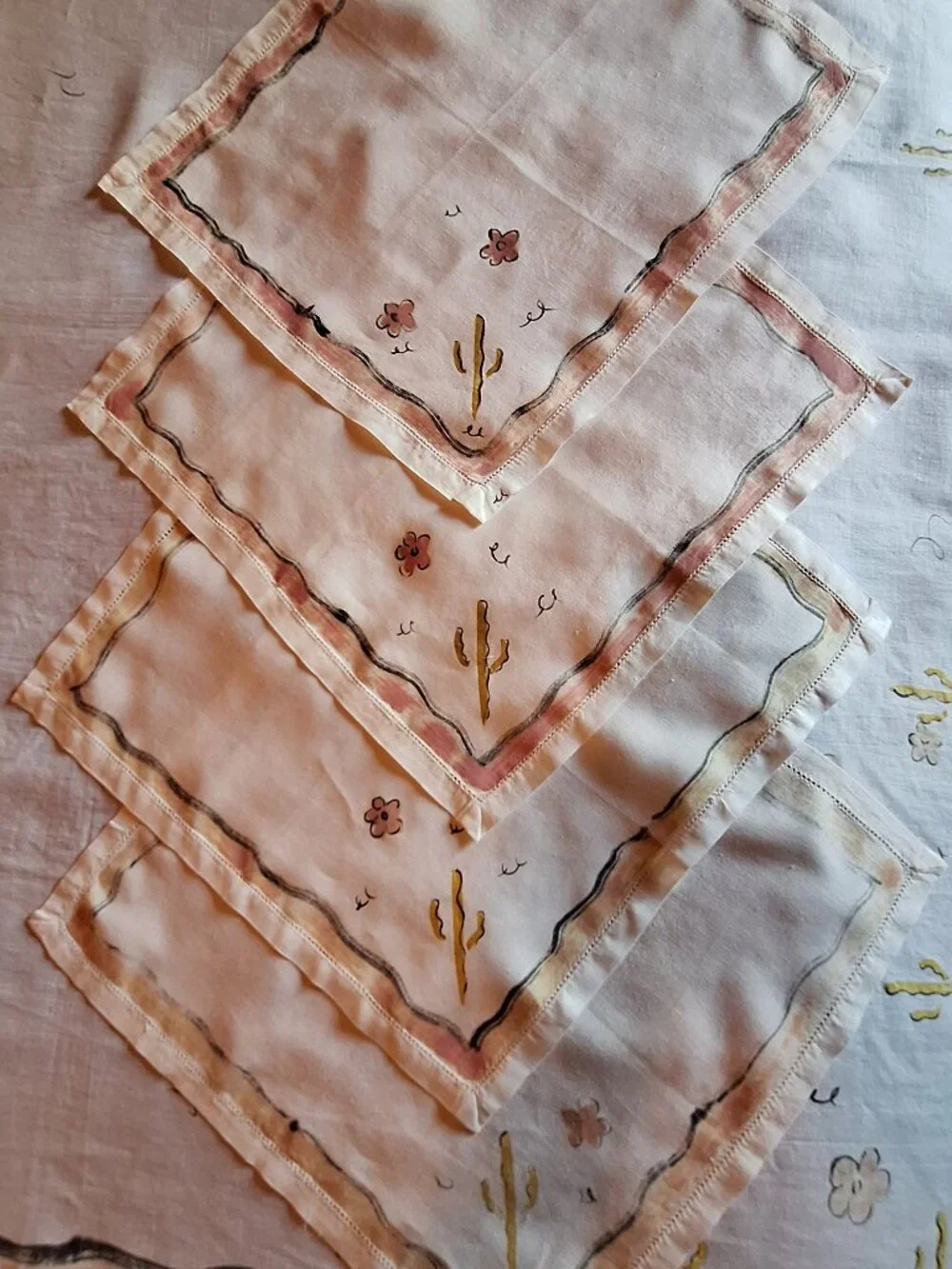 Vintage Hand-Painted Southwest Cotton Luncheon Tablecloth & 4 Napkins